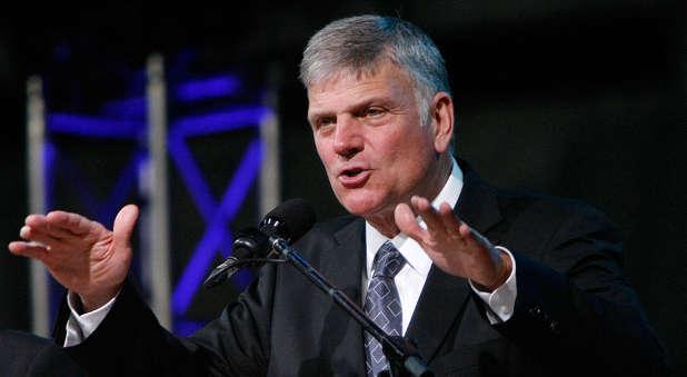 https://baptist.org.md/ro/wp-content/uploads/Franklin-Graham-speaking-with-hands.jpg