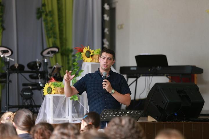 https://baptist.org.md/ro/wp-content/uploads/conferinţa-de-tineret-înnoire-spirituală-2015-7.jpg